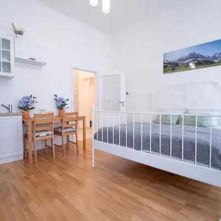 Favorite Apartment In The Center Of Prague 1 Экстерьер фото